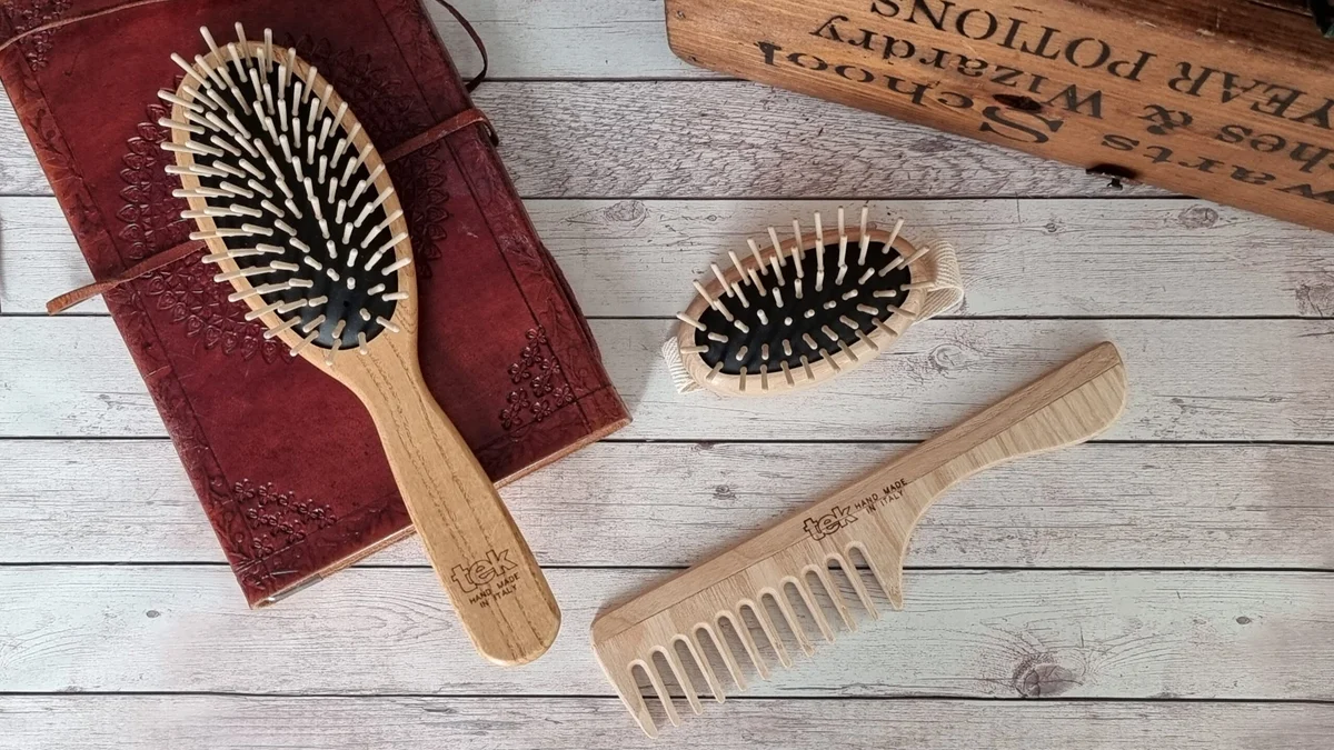Which TEK Brush and Comb to Choose? Our Test of the Three Most Versatile Models