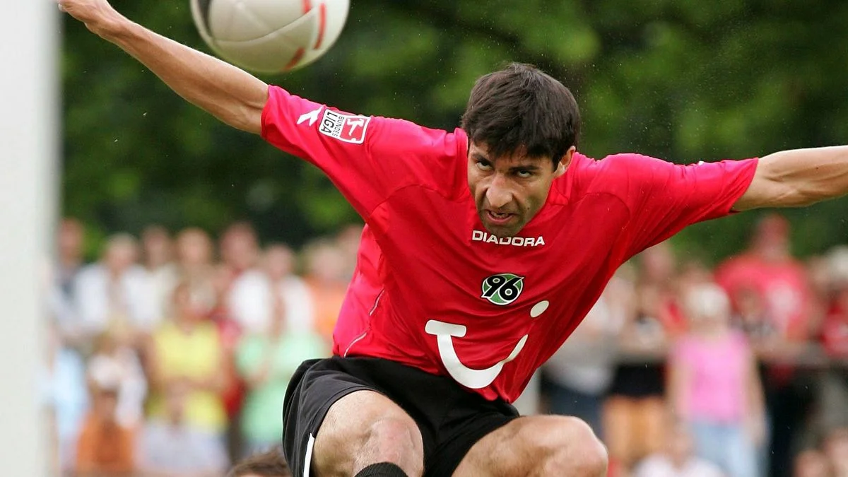 Celebrating Vahid Hashemian's 50th Birthday: A Look Back at the Bundesliga Star