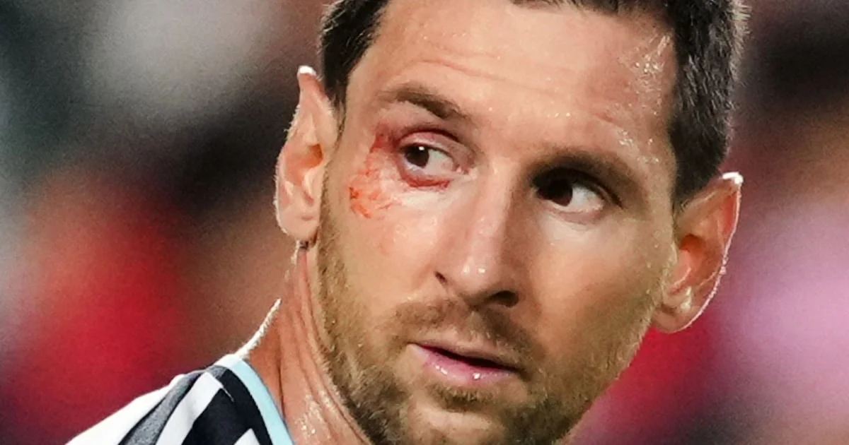 Messi Demands Respect from Referee During Quarterfinal Match
